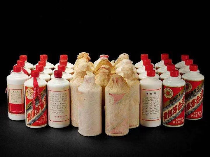 荷塘日照岚山回收酒价格哪里回收(附近上门回收茅台酒）?